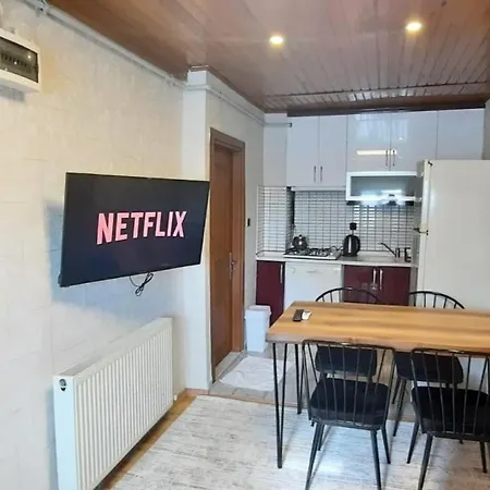 شقة Findikzade Seaside Flats In Lively Fatih Area Very Near Metro And Tourist Sights