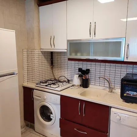 Findikzade Seaside Flats In Lively Fatih Area Very Near Metro And Tourist Sights アパート イスタンブール