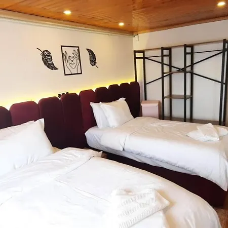 Findikzade Seaside Flats In Lively Fatih Area Very Near Metro And Tourist Sights *