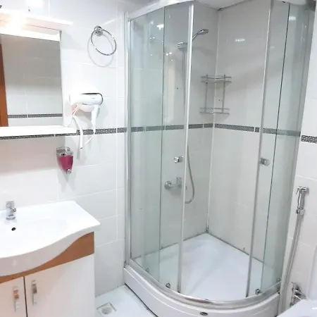 アパート Findikzade Seaside Flats In Lively Fatih Area Very Near Metro And Tourist Sights イスタンブール
